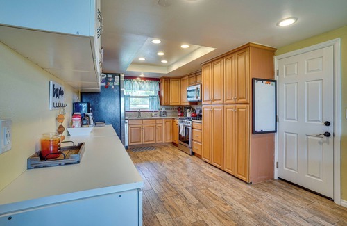 North Tustin House | Santa Ana Home w/Patio, 9 Mi to Disneyland!