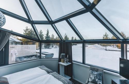 Napapiiri Hotel | Santa's Igloos Arctic Circle