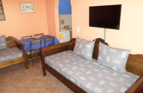 Megalochori Apartment | Santorious Spacious Apartment