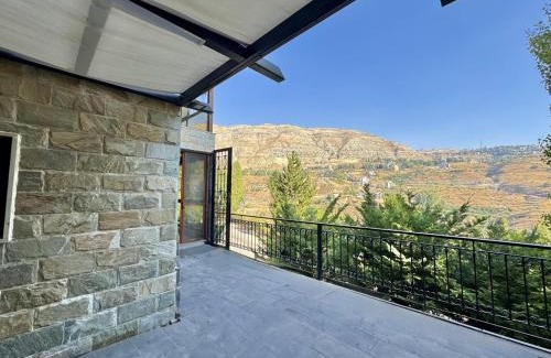 Faraya Apartment | Sapa - 2-BR w Terrace in Faraya