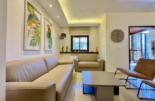 Faraya Apartment | Sapa - 2-BR w Terrace in Faraya