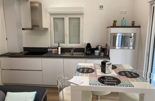 Marquise House | Sapphire bungalow.