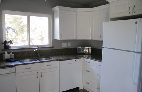 Geyserville House | Sapphire Canyon Vineyard Guest House