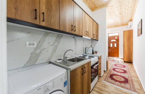 Gjirokaster Apartment | Saraci Rooms 2 by PikHost
