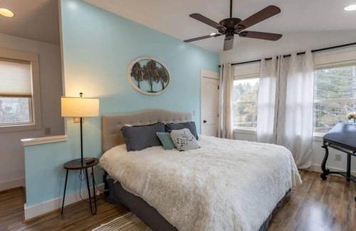 Blowing Rock House | Sarah Janes Cottage at Doe Creek