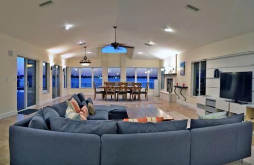 Vamo House | Sarasota - Dunmore 8730
