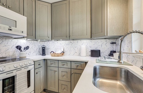 Gillespie Park House | Sarasota Duplex in Gillespie Park: 1 Mi to Dtwn!