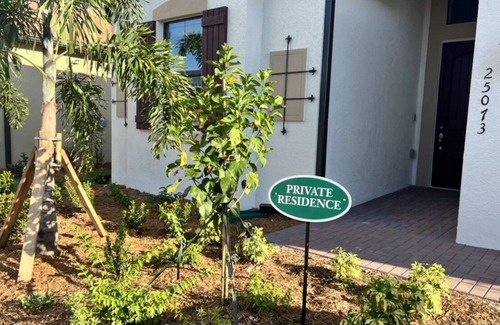 Venice House | Sarasota National Pool & Golf w/2 golf club memberships included!
