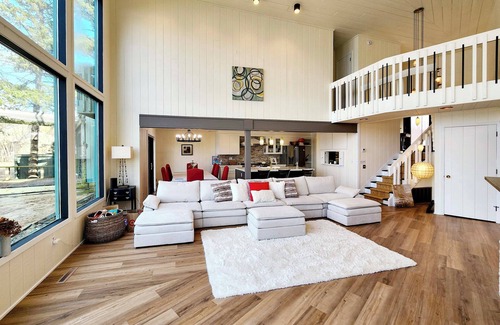 Little Canada House | Sauna & Dock: 'Castle House' on Private Beach!