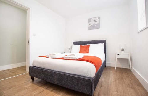 Oadby Apartment | SAV Apartments No14 - 2 Bed Classic Apartment-Regent Road - Leicester