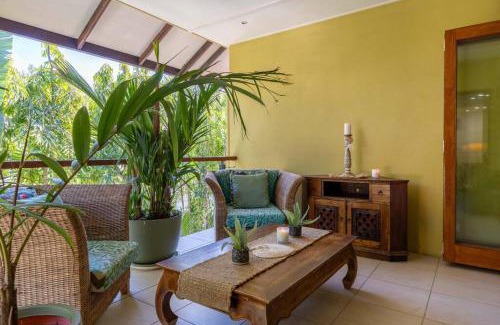Port Douglas Villa | Savannah Villa Elua