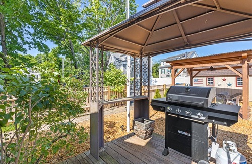 Plymouth House | Save 10% on Fall Stays - Book by Nov 21!