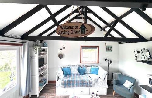 Foxley Cabin | Saving Grace with private hot tub