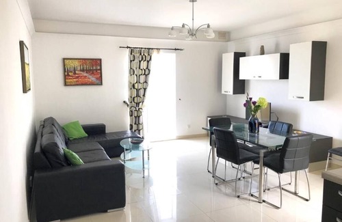 Bugibba House | Savoy SeaView 3 Bedroom Apartment