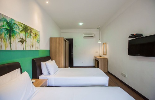 Kampung Kuala Parit Hotel | Sayong Resort