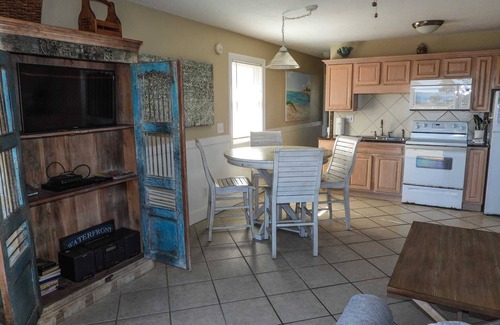 Cape San Blas Cottage | Scallop Cove #3 - Phish Headz - Bayfront, 3 Min Walk to Gulf, Pet Friendly, No Min Nights.