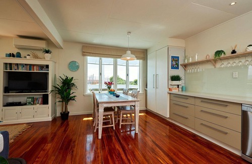 Kaikoura House | Scarborough Heights - Gorgeous Inside, Gorgeous Views Outside