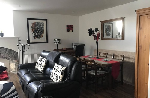 Inverness City Centre Apartment | Scardroy Bell Tower