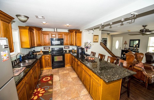 Chauvin House | Scenic Bayou Side Home; Cocodrie Robinson Canal Bridge is open!