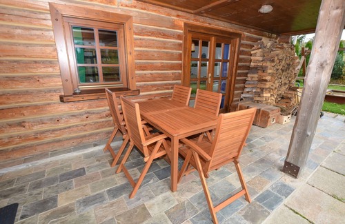 Sluknov House | Scenic holiday home in Šluknov with garden