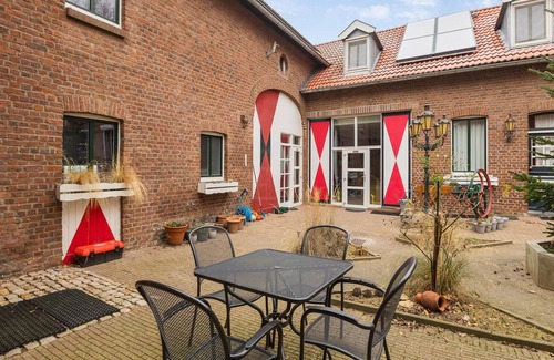 Vijlen Apartment | Scenic holiday home in Vijlen with garden