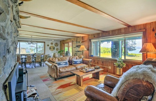 East Shore House | Scenic Lake Almanor Home with Mountain Views!