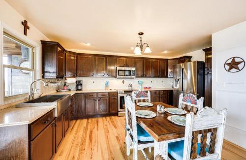 Leakey House | Scenic Leakey Vacation Rental with Private Patio!