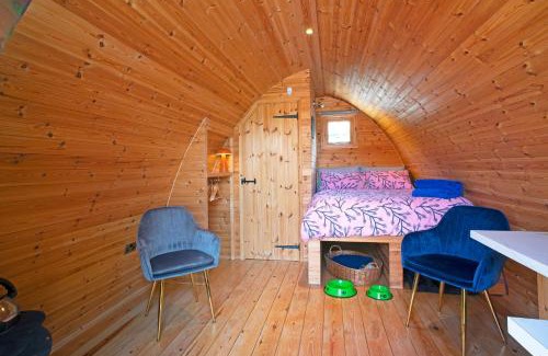 Glandyfi Ski Chalet | Scenic Pet Friendly Pod in Talybont Aberystwyth