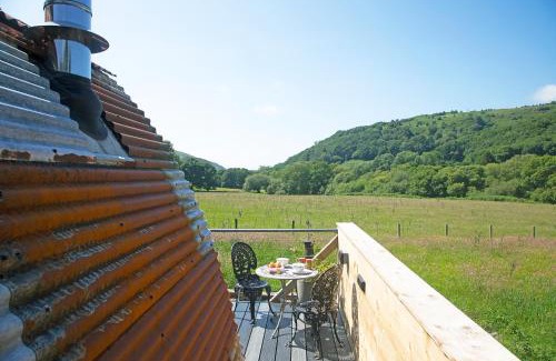 Glandyfi Ski Chalet | Scenic Pet Friendly Pod in Talybont Aberystwyth