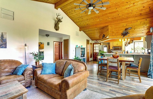 Junction City House | Scenic Riverfront Escape w/Sauna in Junction City