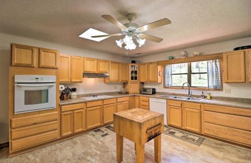 Norfork House | Scenic Riverview Getaway with Screened Porch!