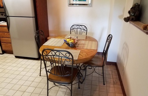 Athens Apartment | Scenic Setting Just 8 Minutes From Athens