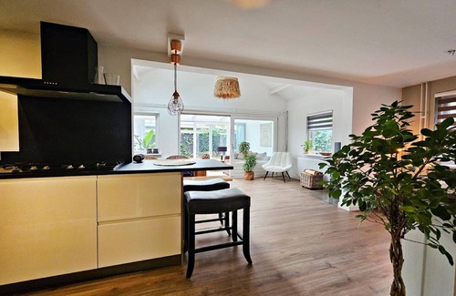 Municipality of Barneveld House | Scenic Stay Near Town & Lake