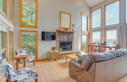 Ranger House | Scenic Talking Rock Creek Resort Home with Hot Tub