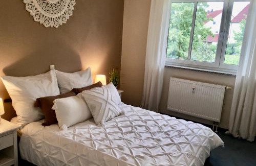 Wackersdorf Apartment | Schöne Gartenwohnung im Seenland