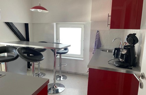 Nord-Mitte House | Schönes einfaches zentrales Zimmer über den Dächern der Stadt