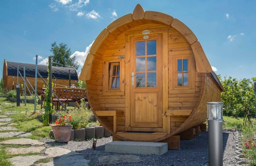 Nordheim Apartment | Schlaffass Muskattrollinger - Müllers Weingut und Weinstube im Auerberg
