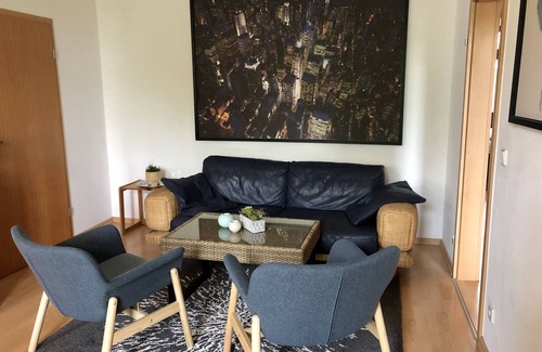 Kaßberg Apartment | Schloß Chemnitz Spacious Balcony Apartment