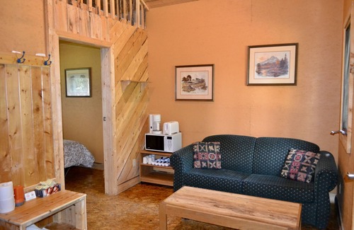Sundre Hotel | Schott’s Lake Conference & Resort