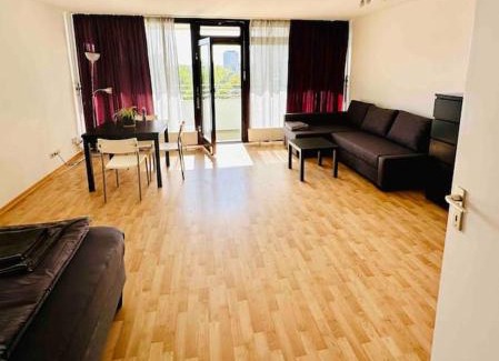 Munchner Freiheit Apartment | Schwabing-Studio great sunset view & balcony