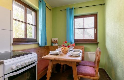 Huben Apartment | Schweizerhof Enzian