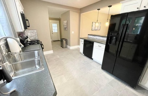 Scotia House | Scotia Getaway: Spacious 3bed 2bath | K & Q Beds