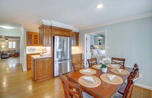 Lake Catherine Villa | Screened-In Porch w/Views: Hot Springs Getaway!