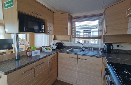 Llwyngwril Cabin | Sea and Mountain view Sunbeach Holiday Snowdonia