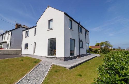 Donaghadee House | Sea and Sky