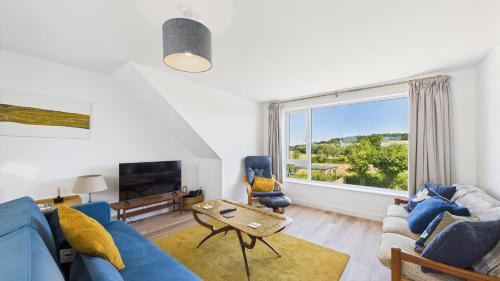 Sandown House | Sea Breeze