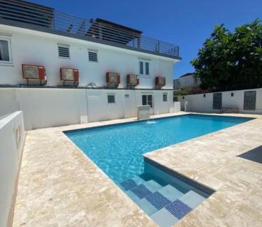 Terranova House | Sea Breeze Tunnel Hideaway 7