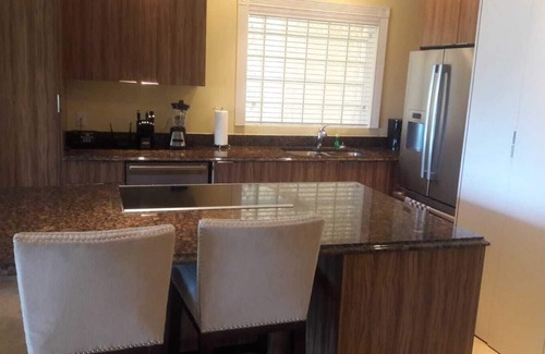 Charlestown Villa | Sea Dreamer Villa 10E Hamilton Beach Villas and Spa -2BRD