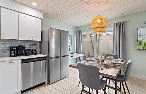Siesta Key Village House | Sea Escape | Pet Friendly, Located in Siesta Key Village, Steps to Siesta Key Beach!