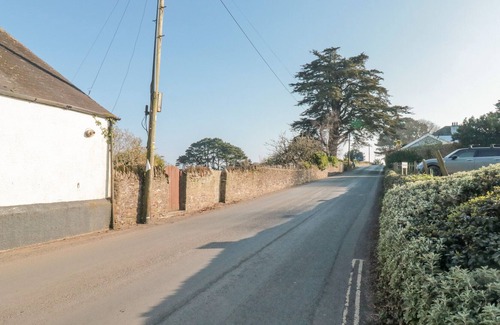 Stoke Fleming Apartment | SEA GEM, pet friendly, country holiday cottage in Stoke Fleming